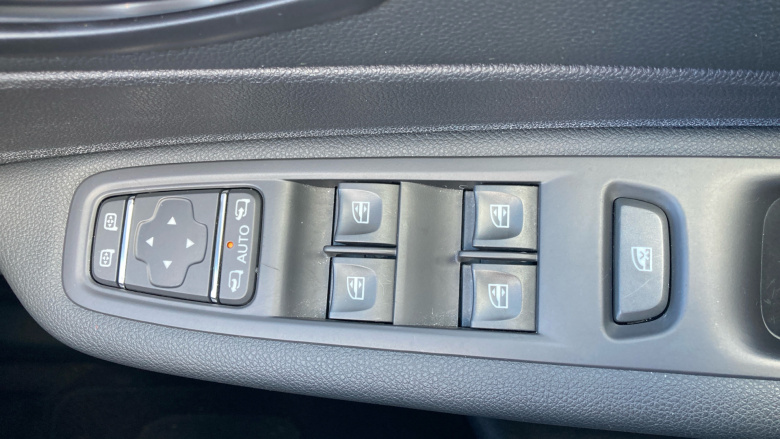 Renault Captur 0.9 TCE 90 Dynamique S Nav 5dr Petrol Hatchback